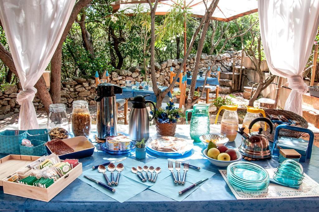 Bed & Breakfast Yin & Yang San Pantaleo Extérieur photo