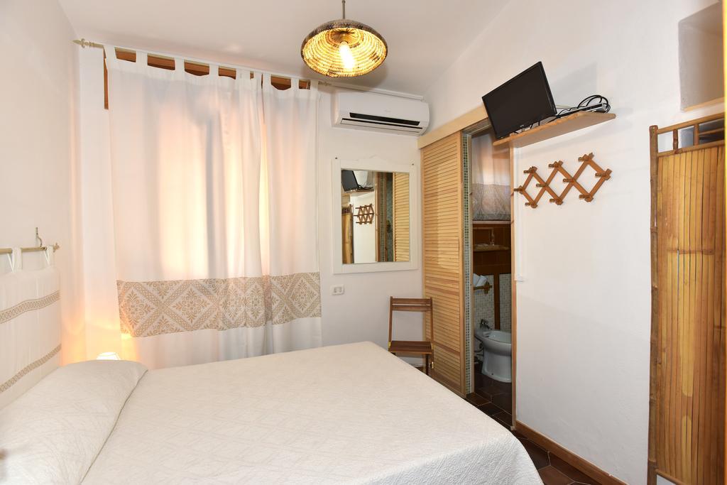 Bed & Breakfast Yin & Yang San Pantaleo Extérieur photo