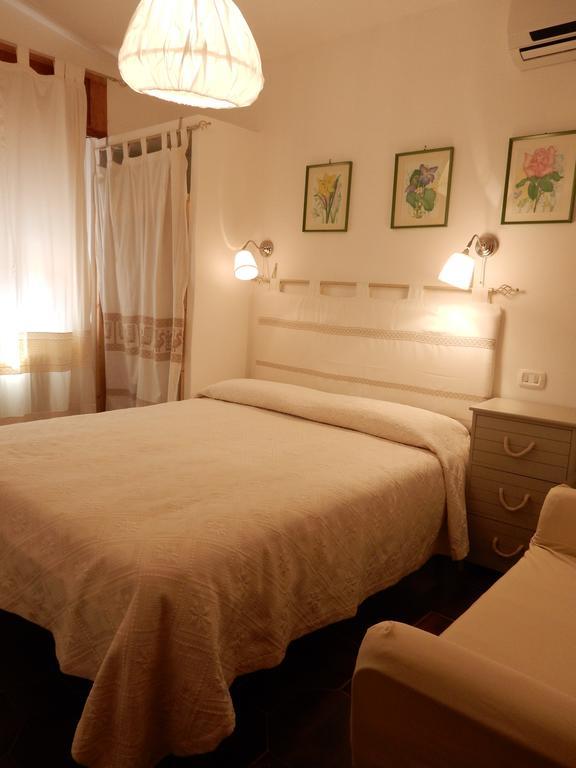 Bed & Breakfast Yin & Yang San Pantaleo Extérieur photo