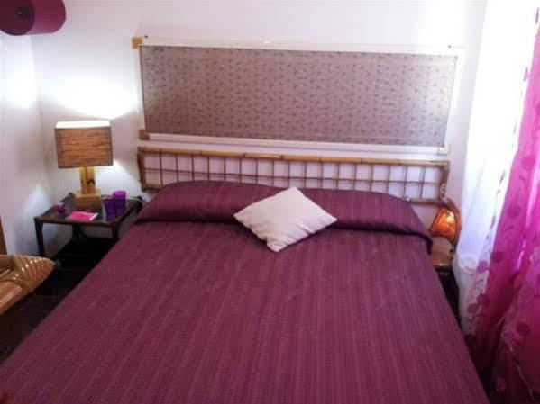Bed & Breakfast Yin & Yang San Pantaleo Extérieur photo