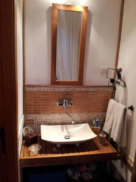 Bed & Breakfast Yin & Yang San Pantaleo Extérieur photo