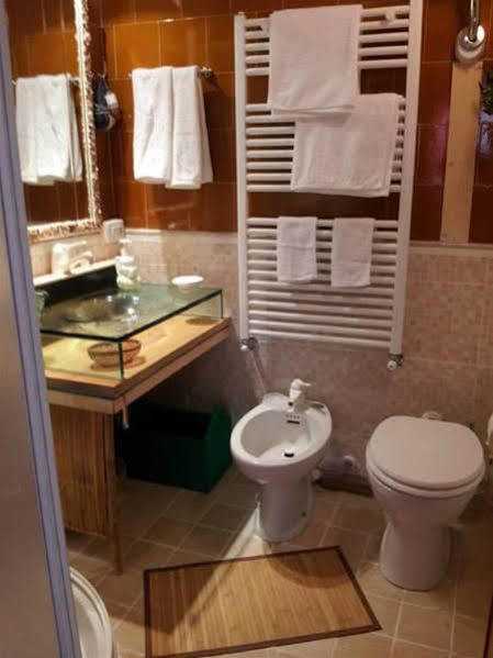 Bed & Breakfast Yin & Yang San Pantaleo Extérieur photo